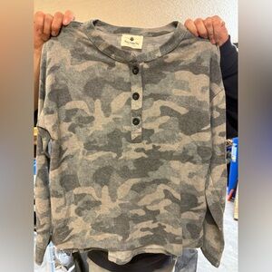 NWOT - Gray Camo Henley